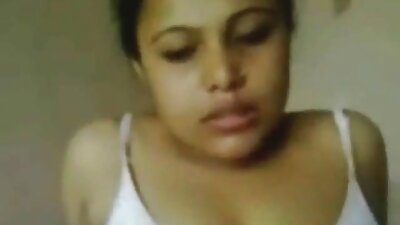tits ຂະຫນາດນ້ອຍແລະຊ່ອງຄອດໃກ້ຊິດດຶງດູດຄວາມສົນໃຈຂອງເດັກຜູ້ຊາຍ horny