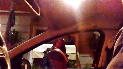 ຜິວເນື້ອສີຂາວຮ້ອນ ແລະ kinky ສະແດງໃຫ້ເຫັນພວກເຮົາຫຼາຍປານໃດນາງ enjoys ການເຈາະຮູທະວານ